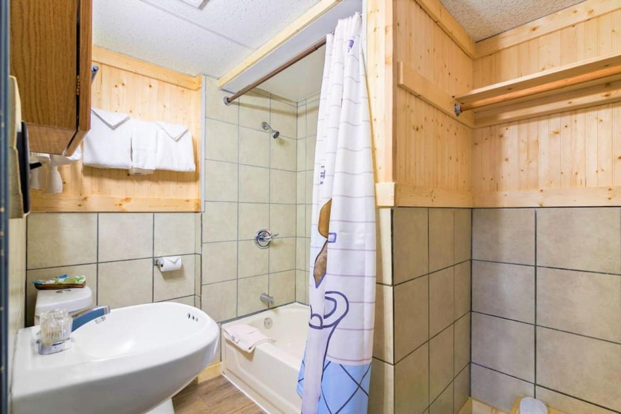 3 Private Room In Motel Dog Friendly Ледвилл Экстерьер фото